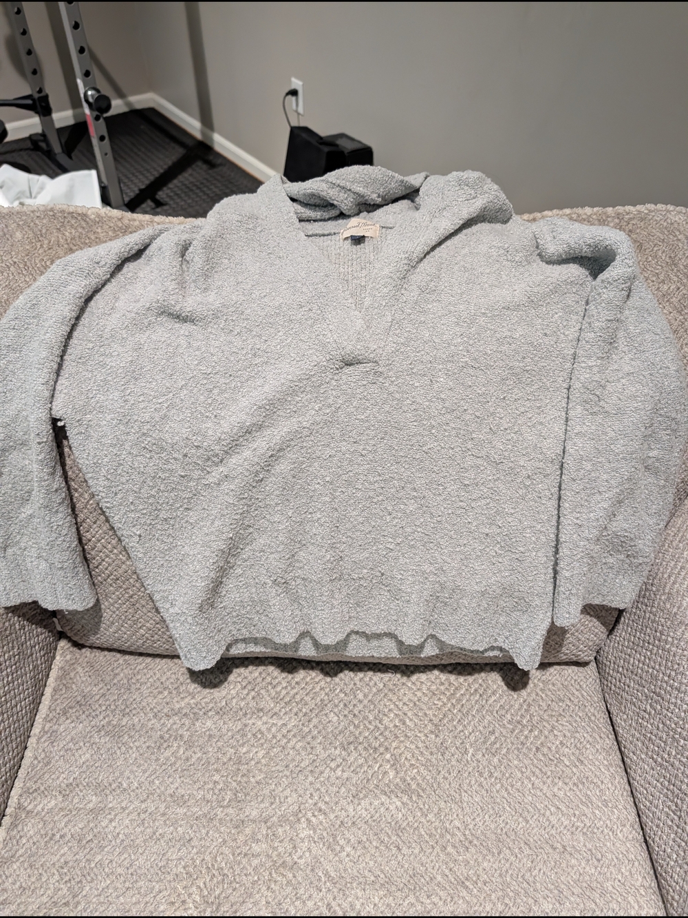 Universal Thread Women's V-Neck Hooded Sweater in Light Gray